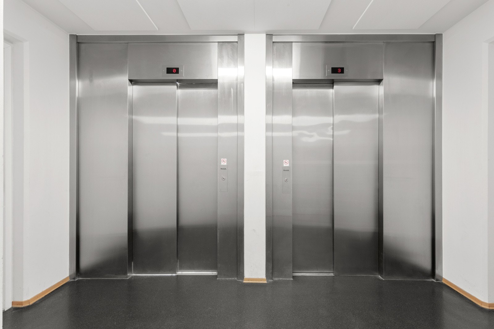 Det er adkomst via felles trappeoppgang med heis. Galleribilde