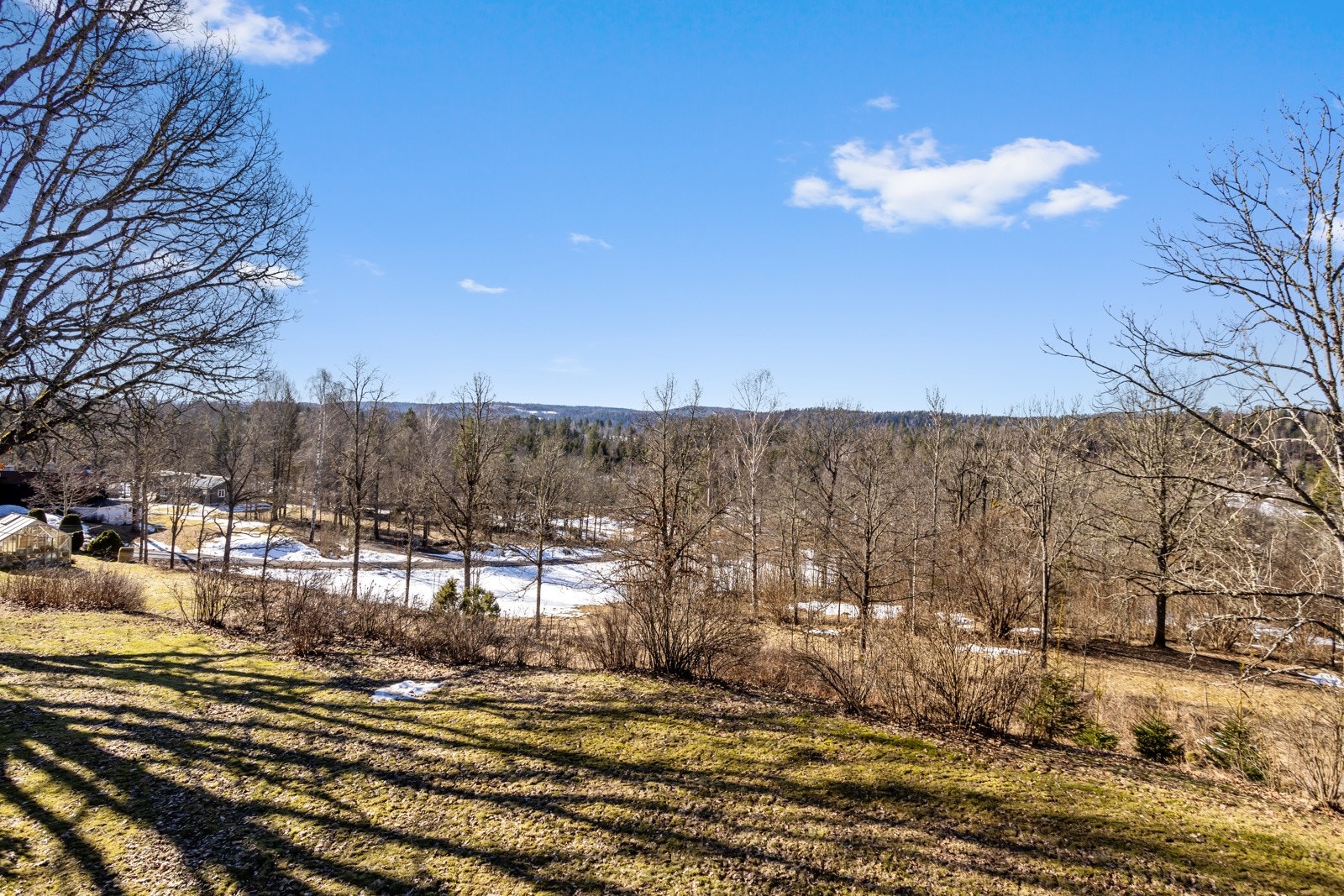 Utsikt fra eiendommen. Galleribilde