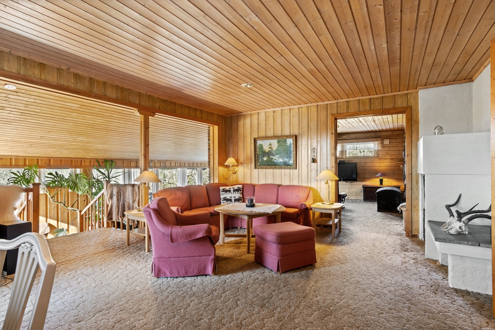 Stue/spisestue med peis. Galleribilde