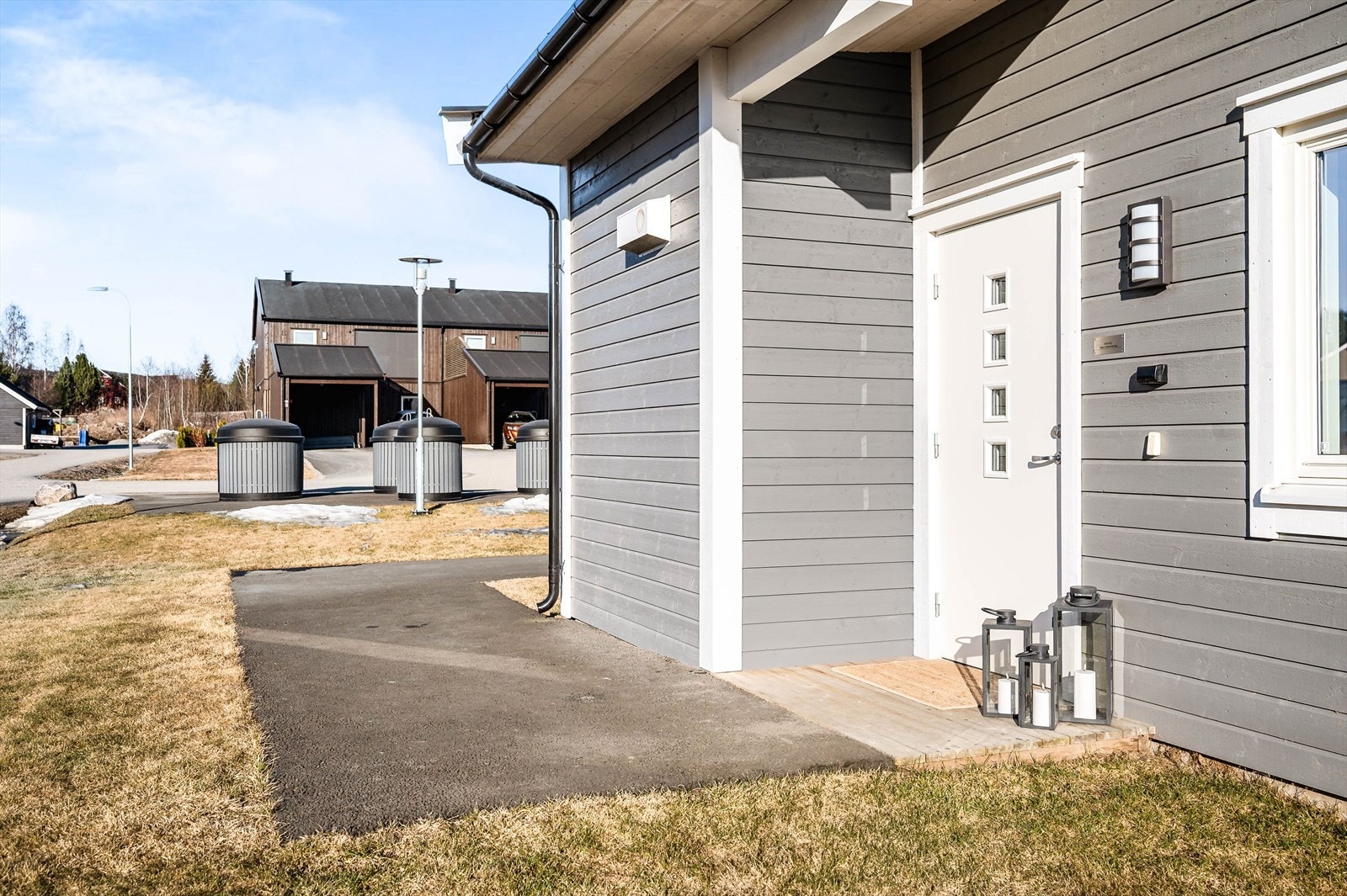 Inngangsparti. Galleribilde