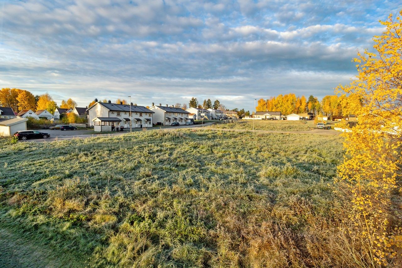 Mot Slipervegen 20 (tomt 10) og 22 (tomt 11) innover feltet Galleribilde