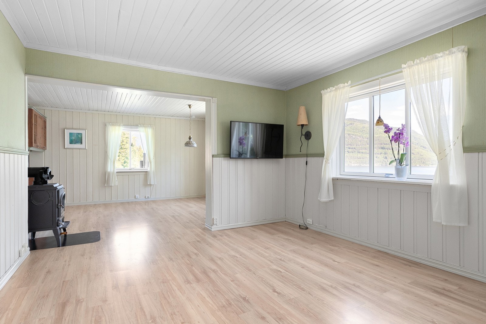 Lys og romslig stue Galleribilde