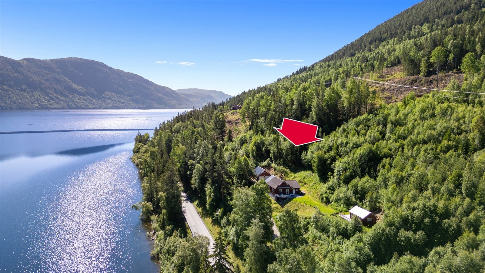 Eiendommen har en flott beliggenhet på Tinnsjøstrånde Galleribilde