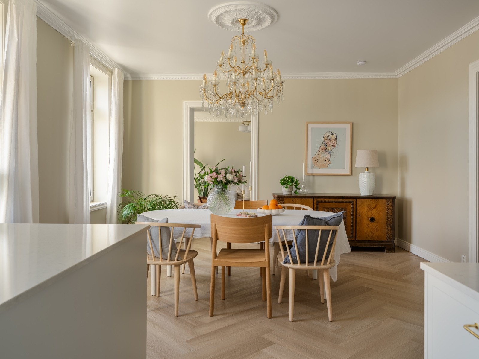 Dette er omtrent det du ser når du sniker deg innom kjøleskapet og noen roper på deg. Galleribilde