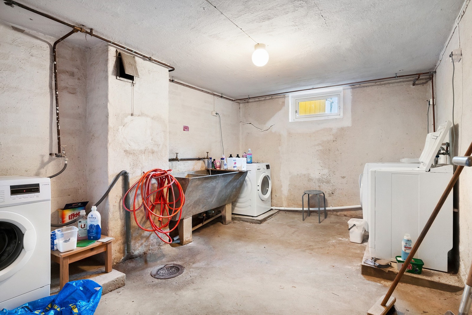 Felles vaskerom i kjeller. Galleribilde