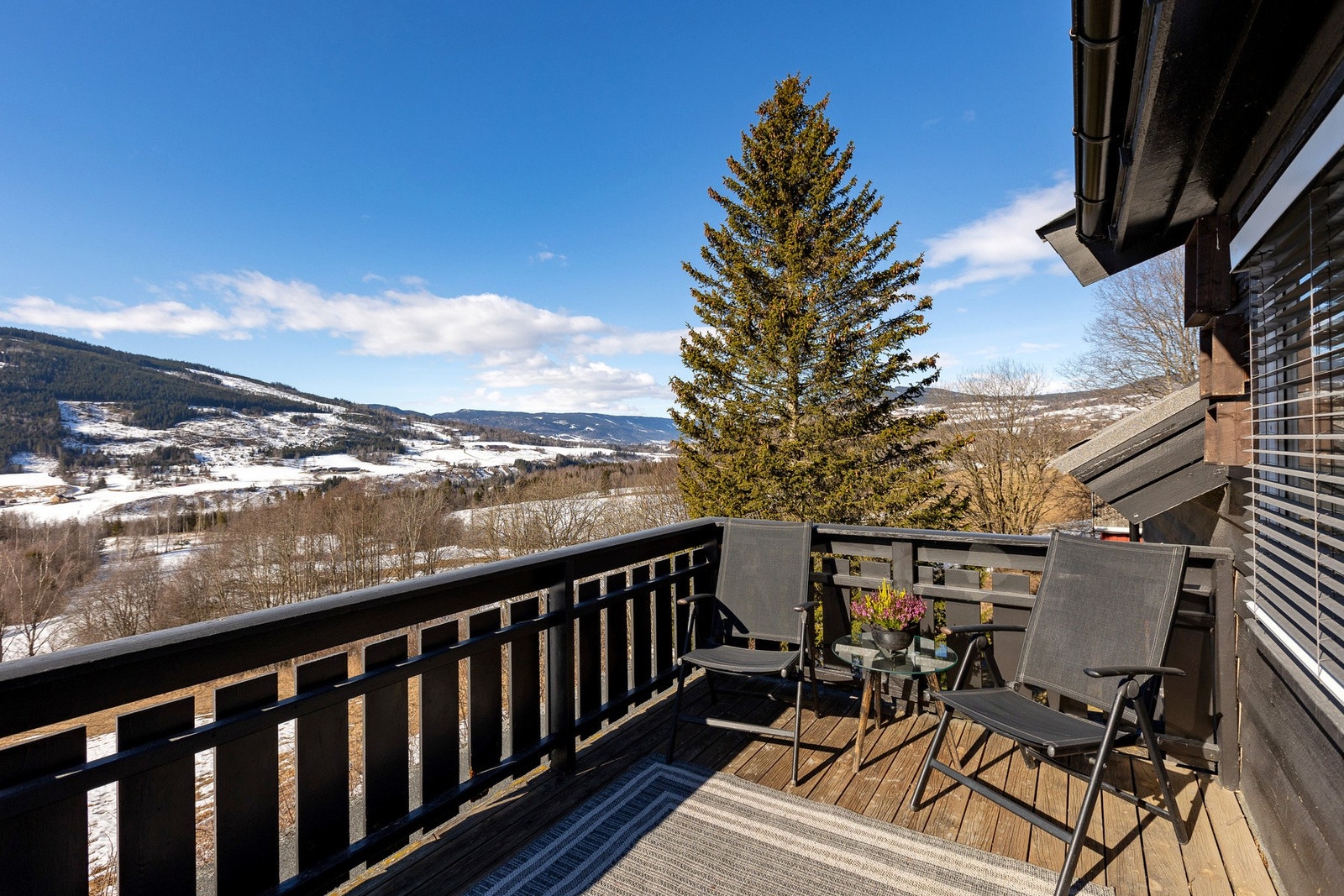 I 2. etasje er det en takterrasse Galleribilde