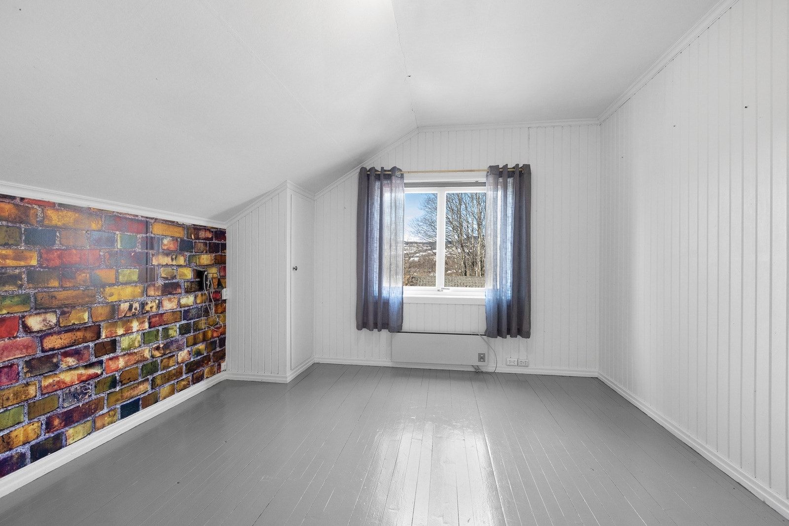 2 soverom i hver etasje, totalt 4 soverom Galleribilde