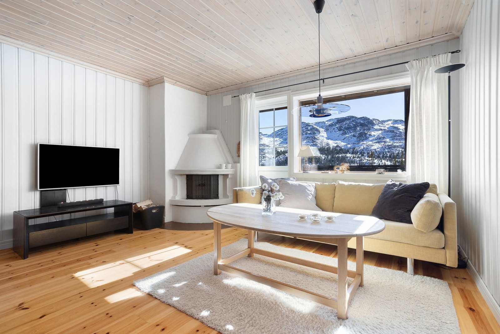 Peis med innsats som gir både hygge og god varme på kalde dager. Galleribilde