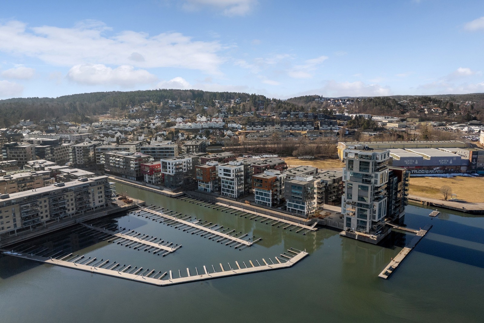 I området er det gode grøntarealer, strandpromenade og fine parkområder. Galleribilde