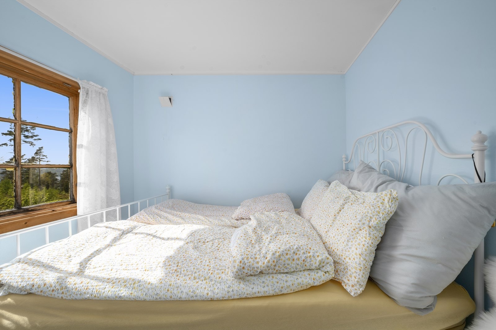 Videre er det inngang til to soverom. Galleribilde