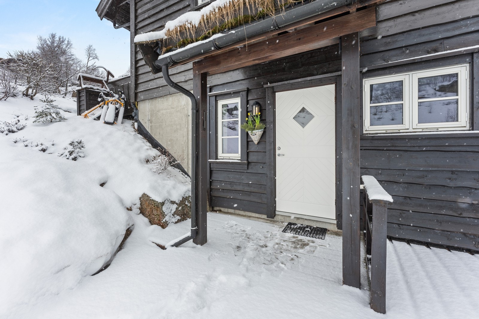 Velkommen til Nedre Ørnefjellvegen 8A Galleribilde