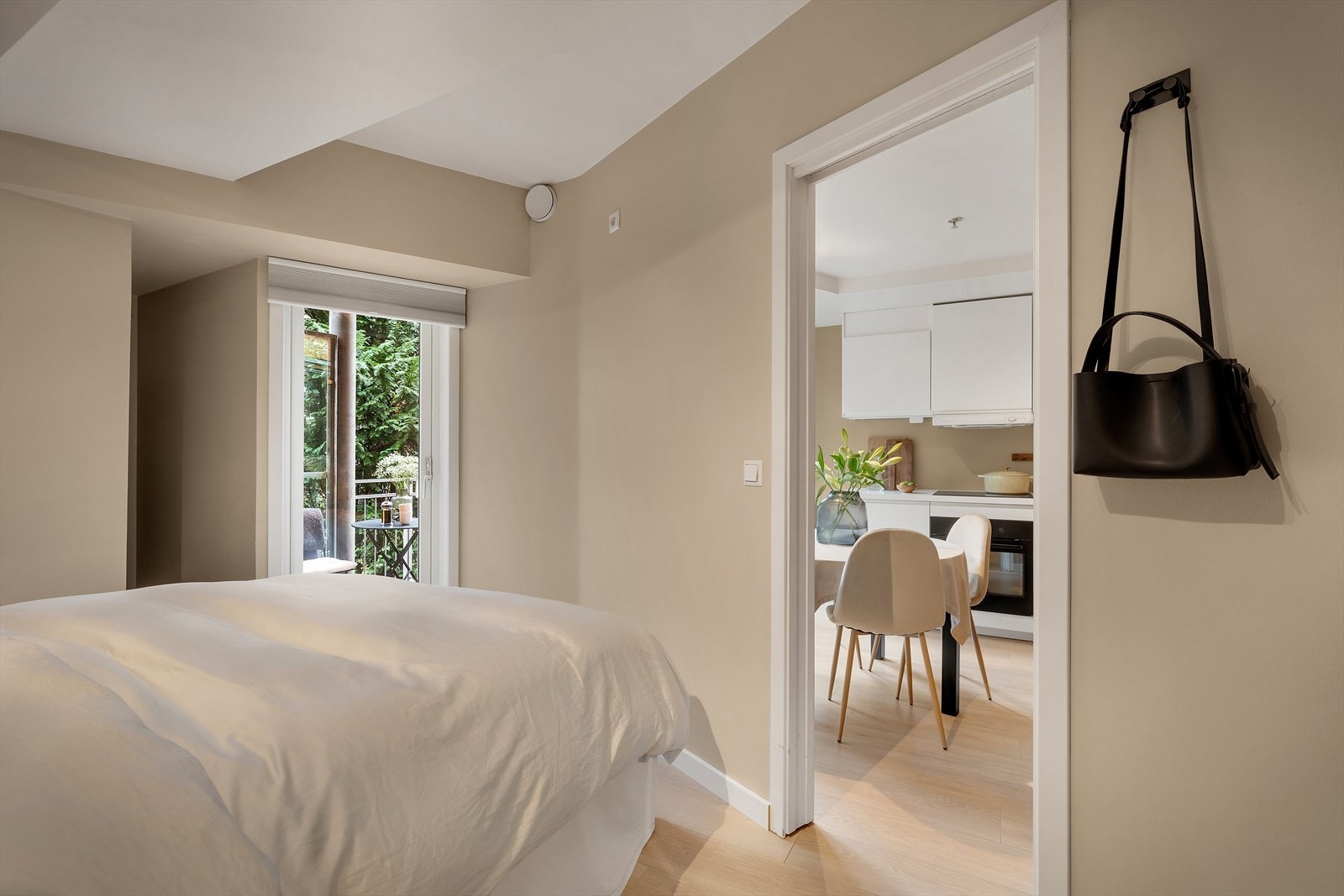 - Delikate fargevalg gjennomgående i hele leiligheten - Galleribilde