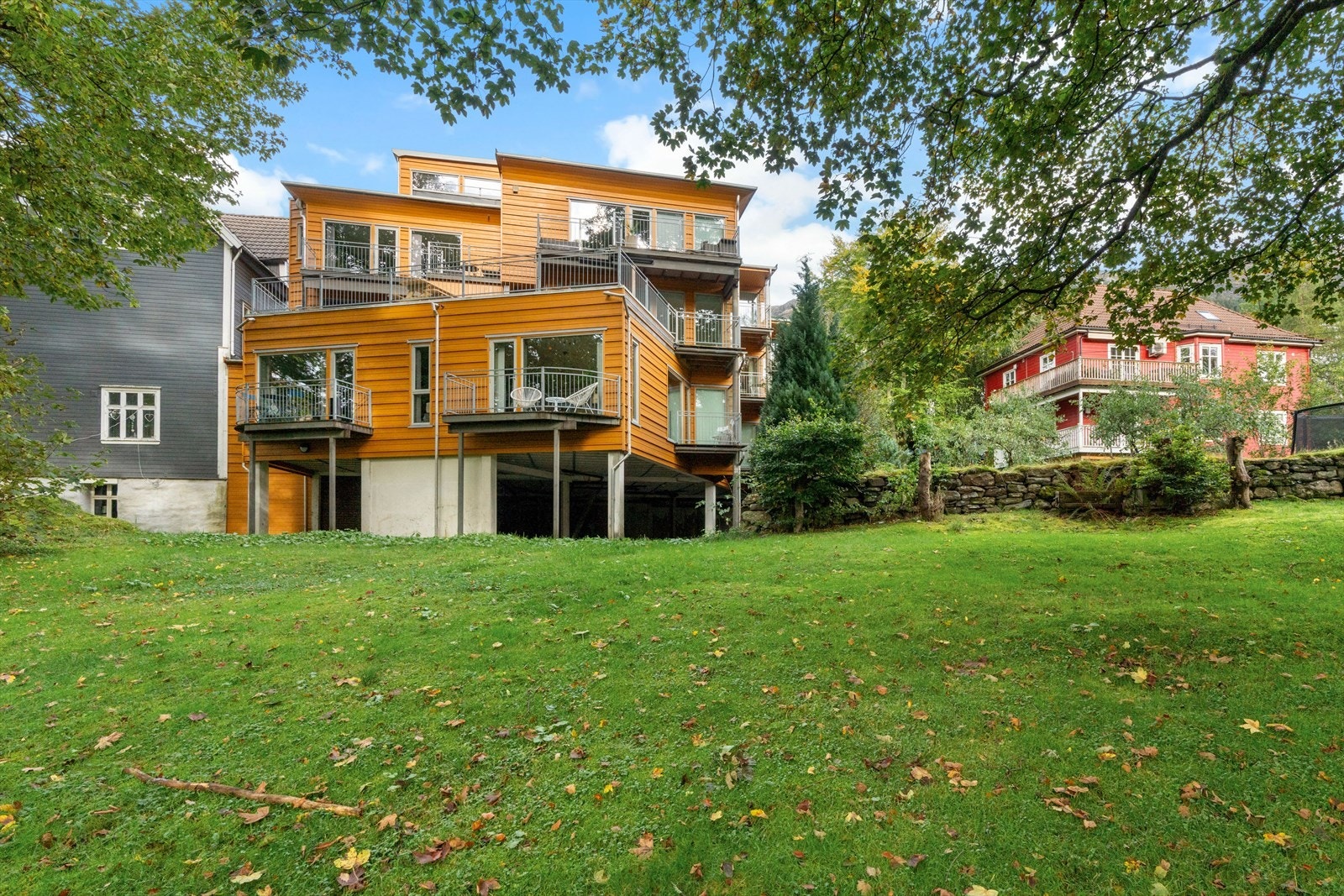 - Svært attraktiv beliggenhet med utsyn mot naturskjønne omgivelser - Galleribilde