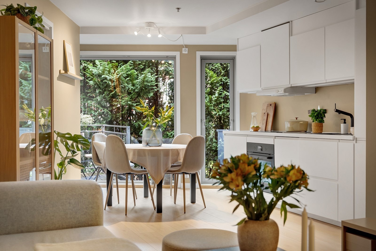 - I 2020 ble alle vegger malt - Galleribilde