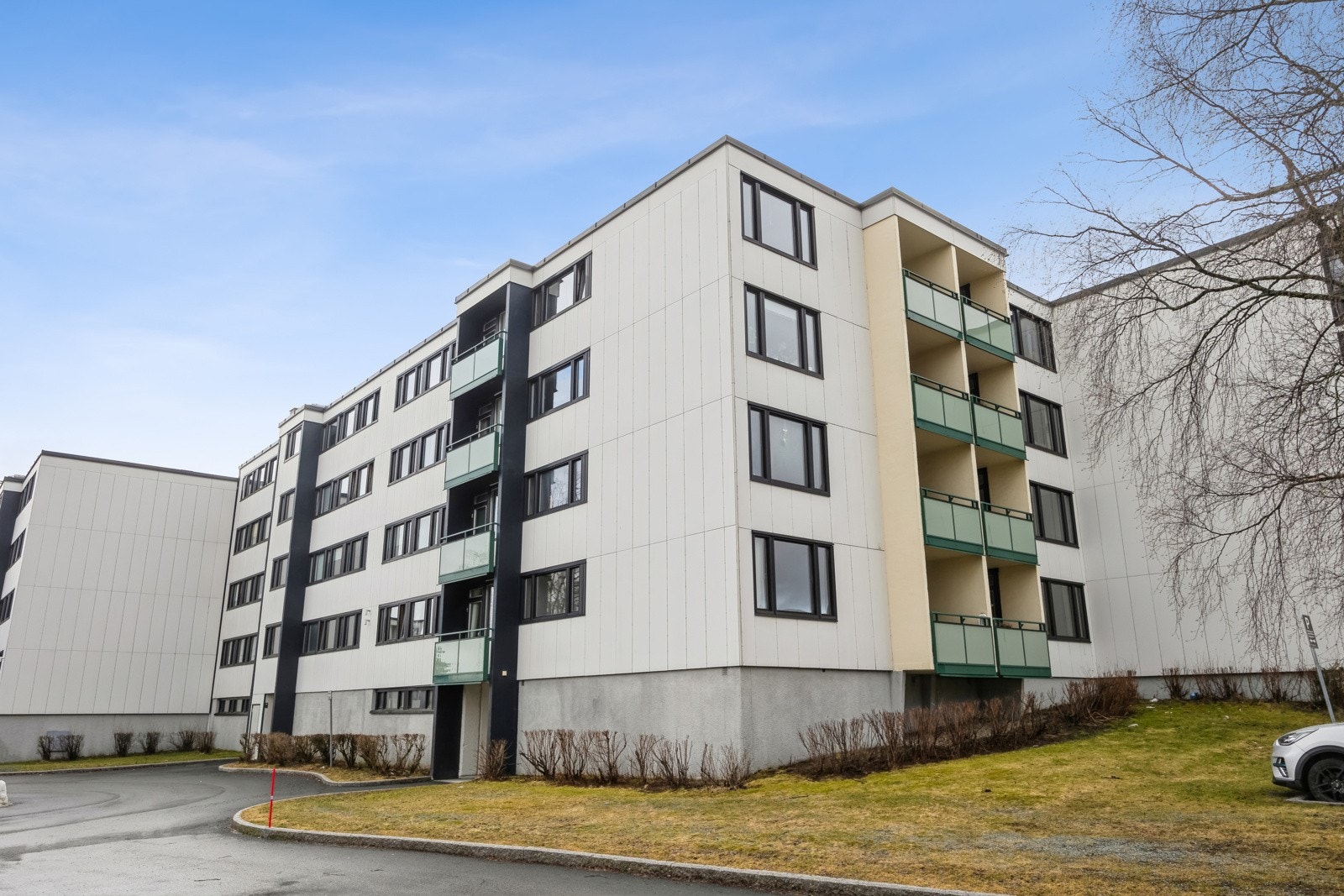 Leiligheten befinner seg i veldrevne Ringvegen borettslag, med en flott beliggenhet på Saupstad og nærhet til alt man trenger i hverdagen. Galleribilde