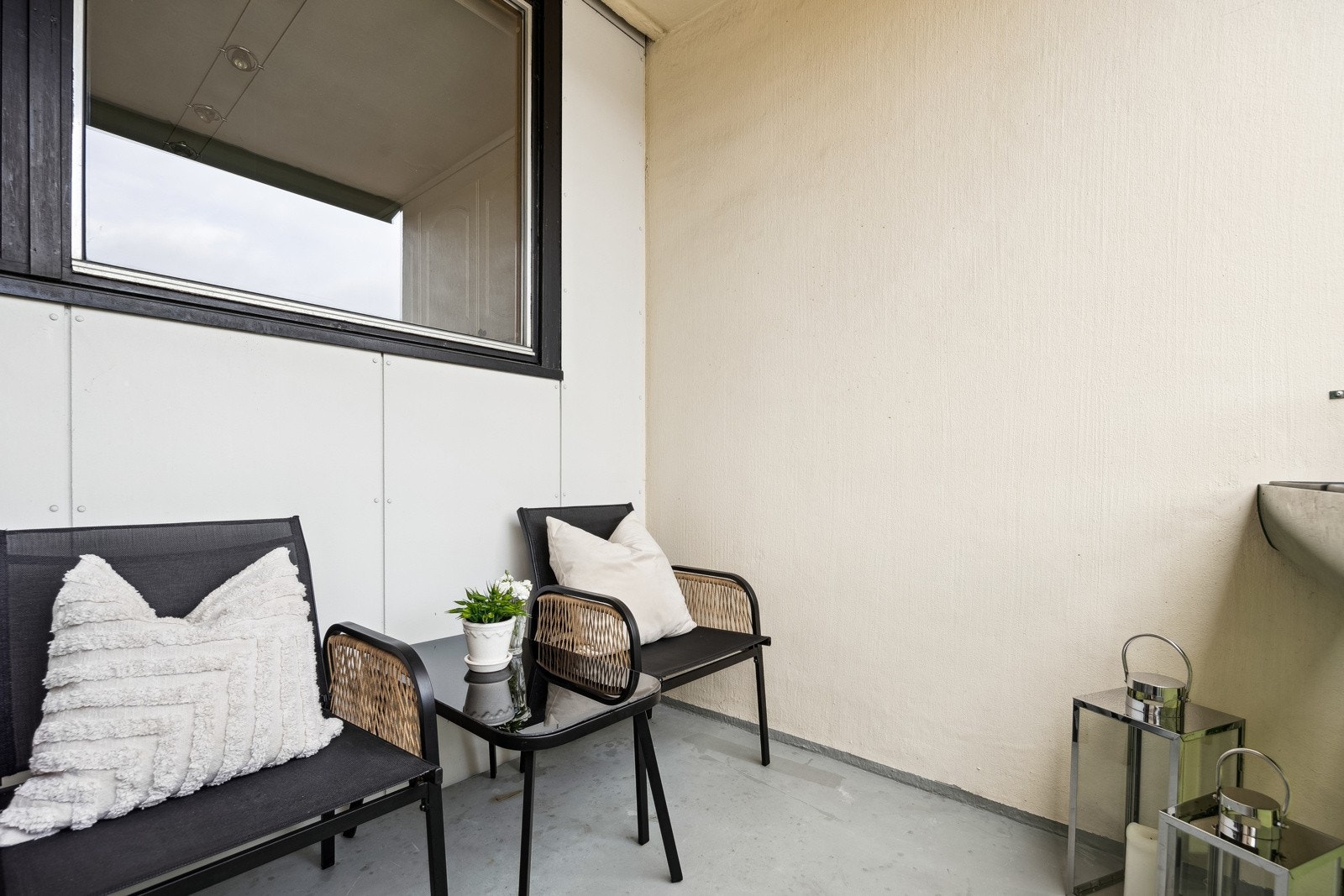 Velkommen inn - En praktisk 2-romsleilighet i 1.etg med glimrende beliggenhet på Saupstad. Populært boområde med nærhet til "alt". Galleribilde