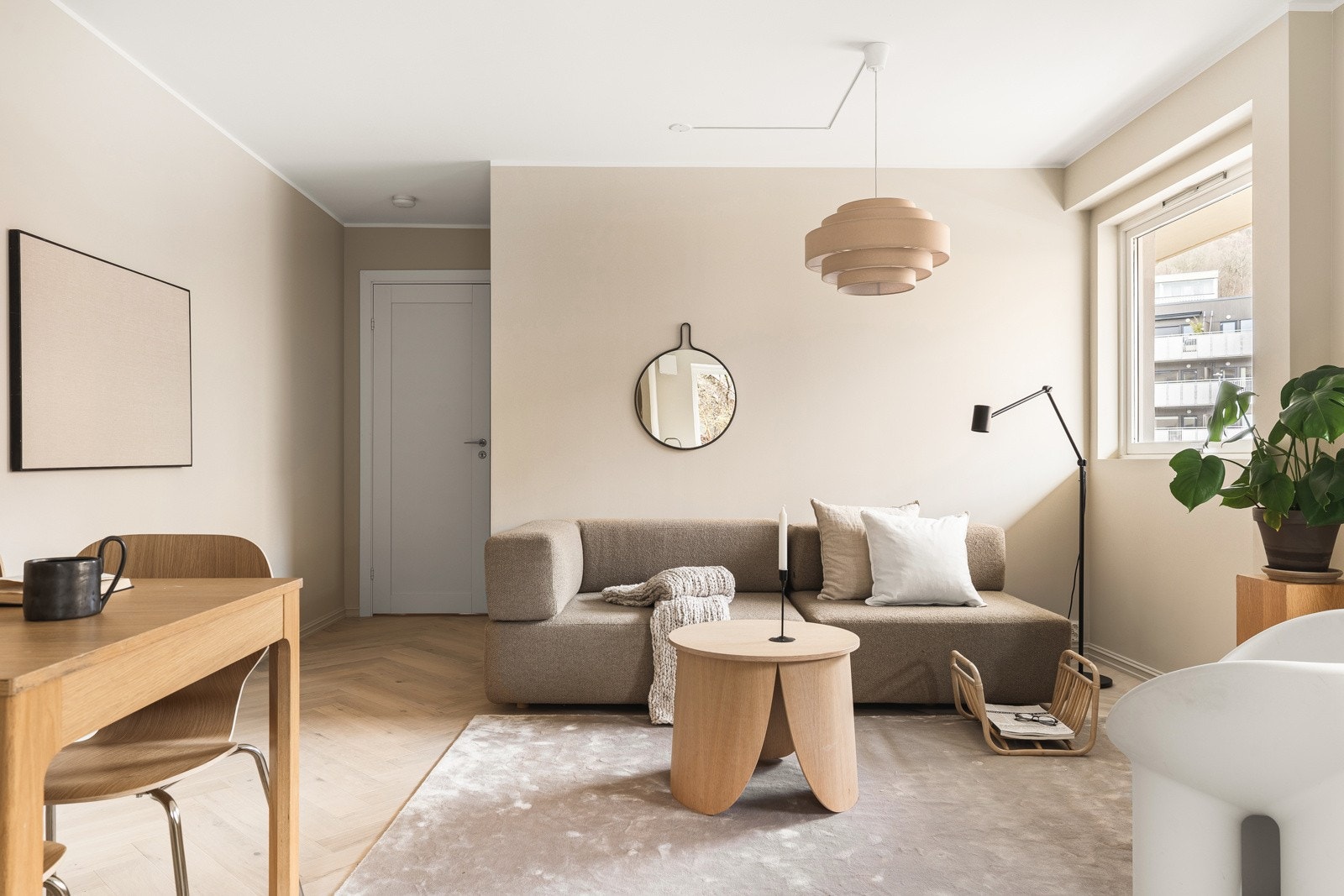 Leiligheten er malt og sparklet i en lun og nydelig farge, gjort av malerfirma. Galleribilde