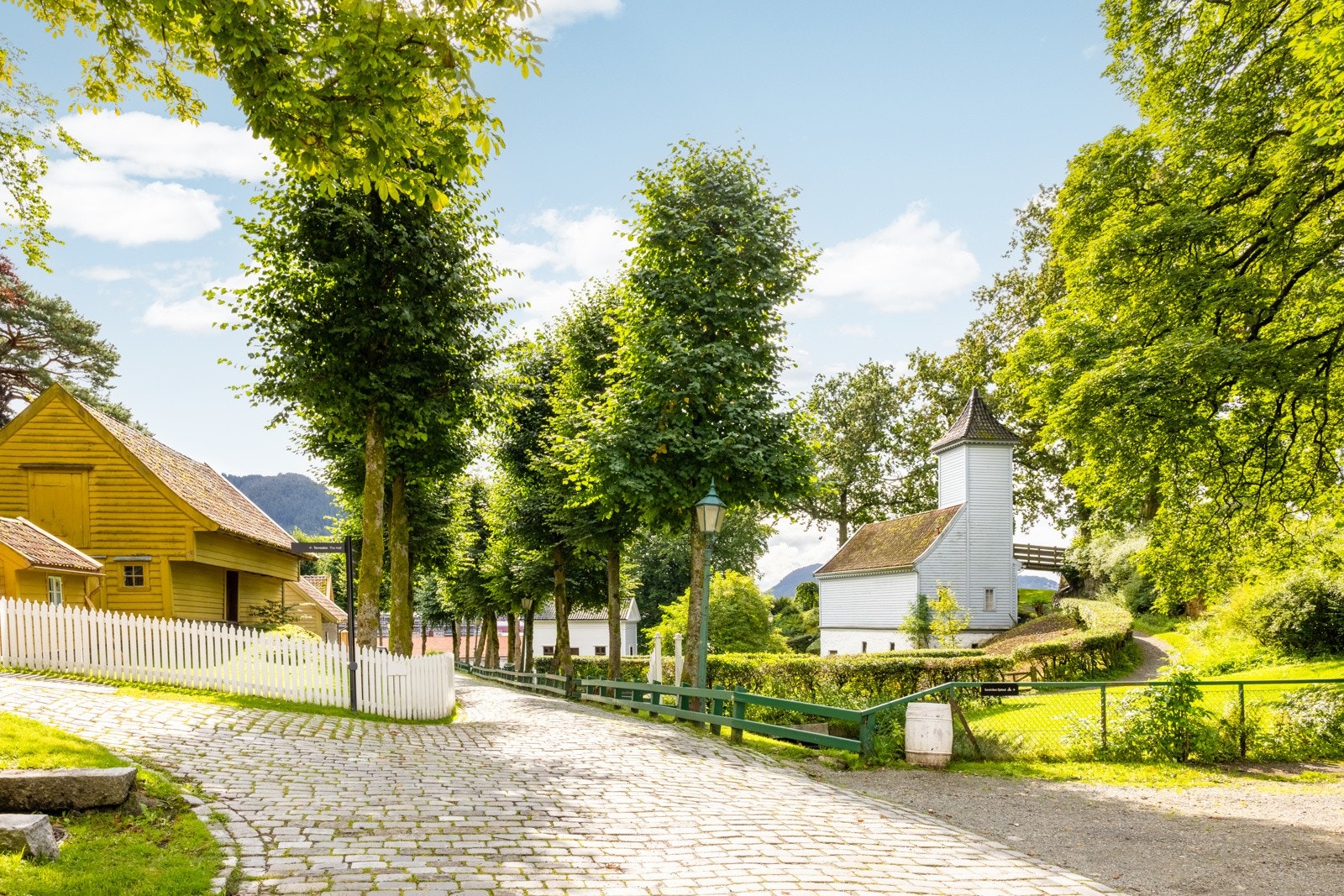 Fra boligen kan man spasere til sjarmerende Gamle Bergen med fin natur og historie. Galleribilde