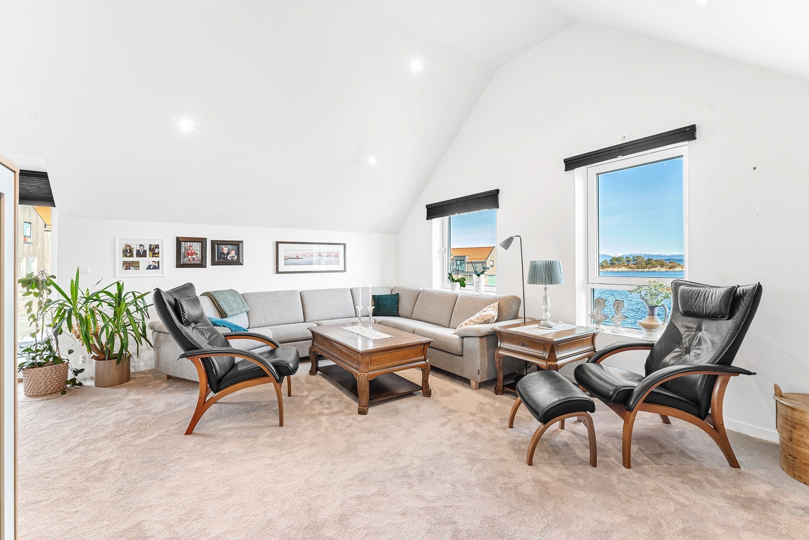 Fra stuen har man fantastisk utsikt. Galleribilde