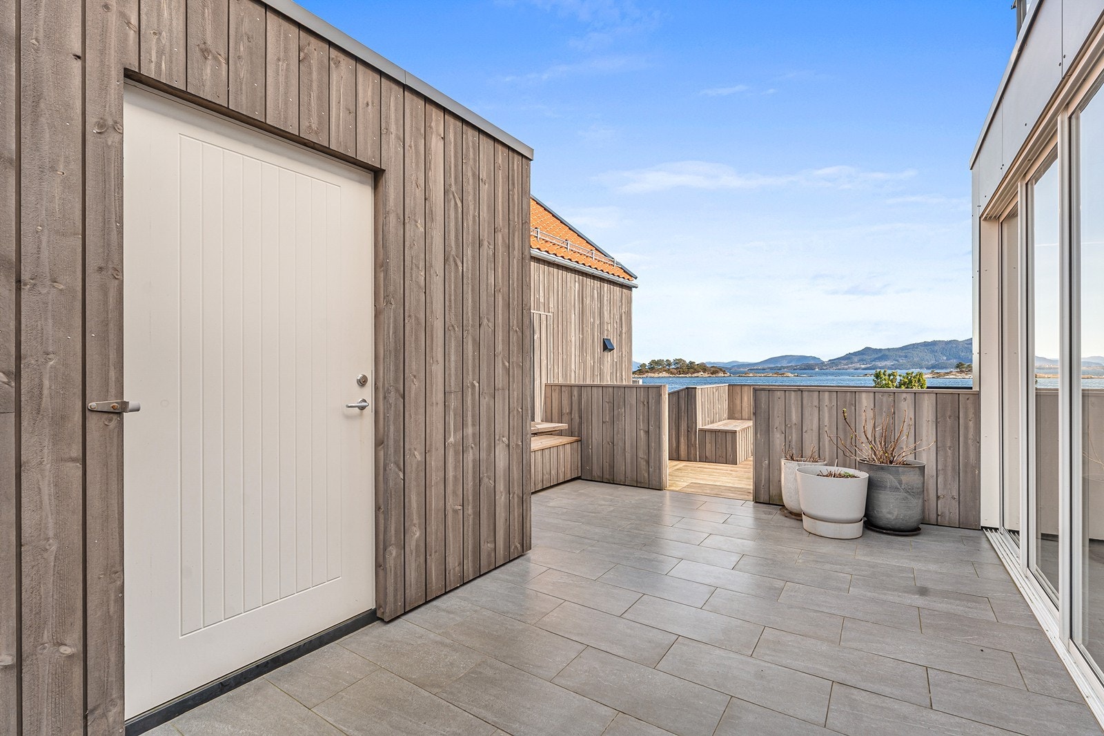 Godt med lagringsplass i utvendig bod. Galleribilde