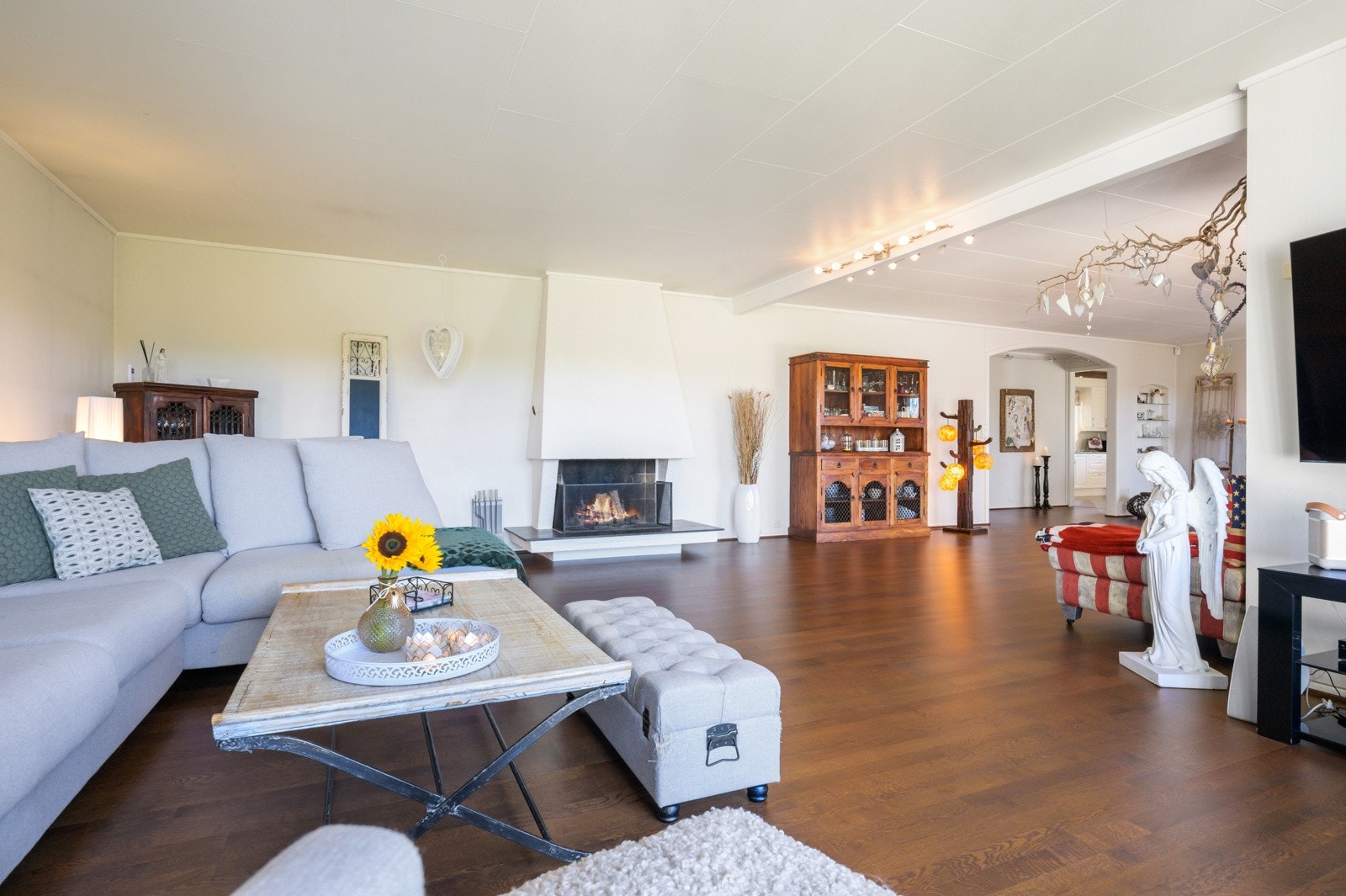 Stuens gode størrelse gir mulighet for flere innredningsmuligheter etter eget ønske og behov. Galleribilde