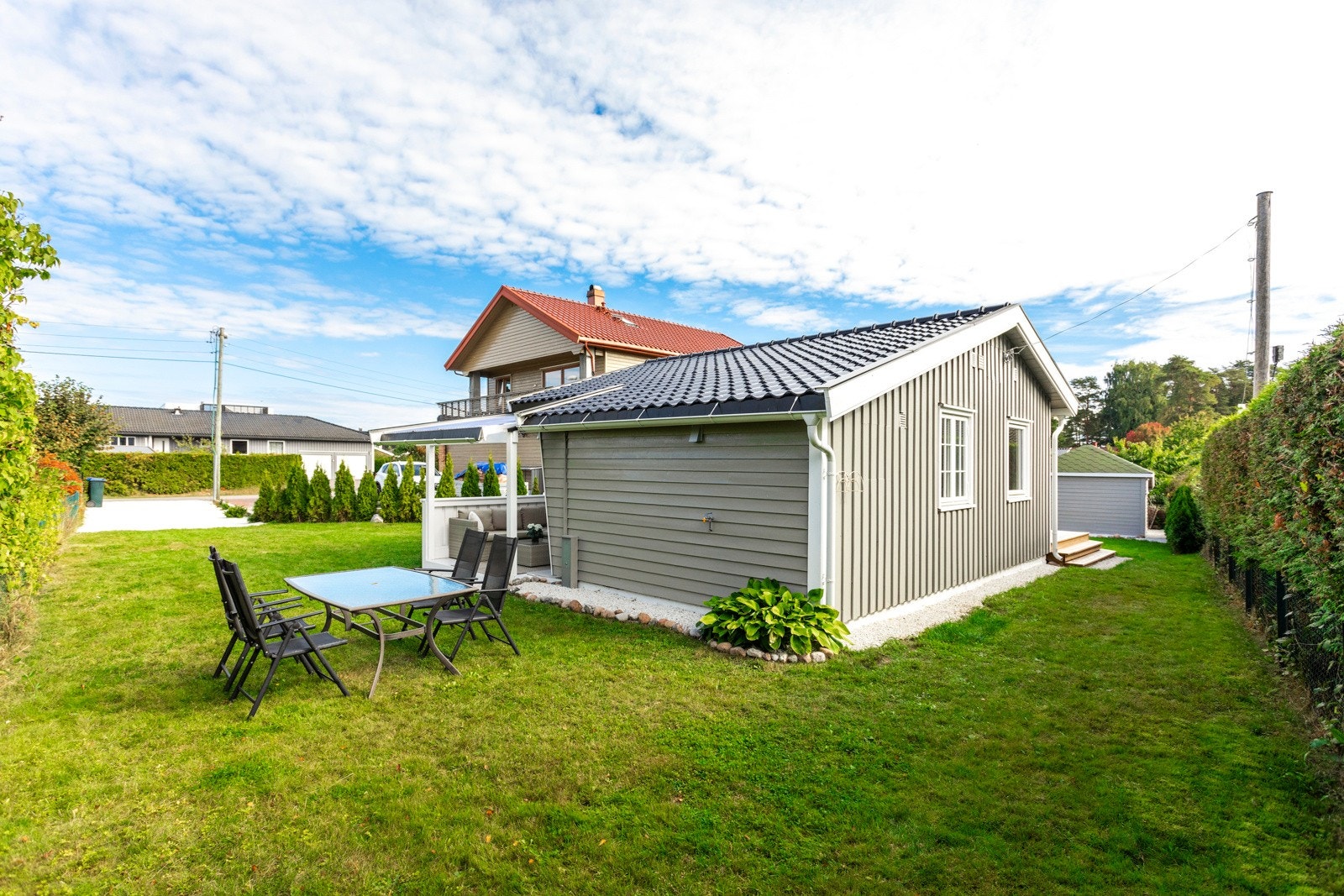 Koselig hytte med en sjønær beliggenhet Galleribilde