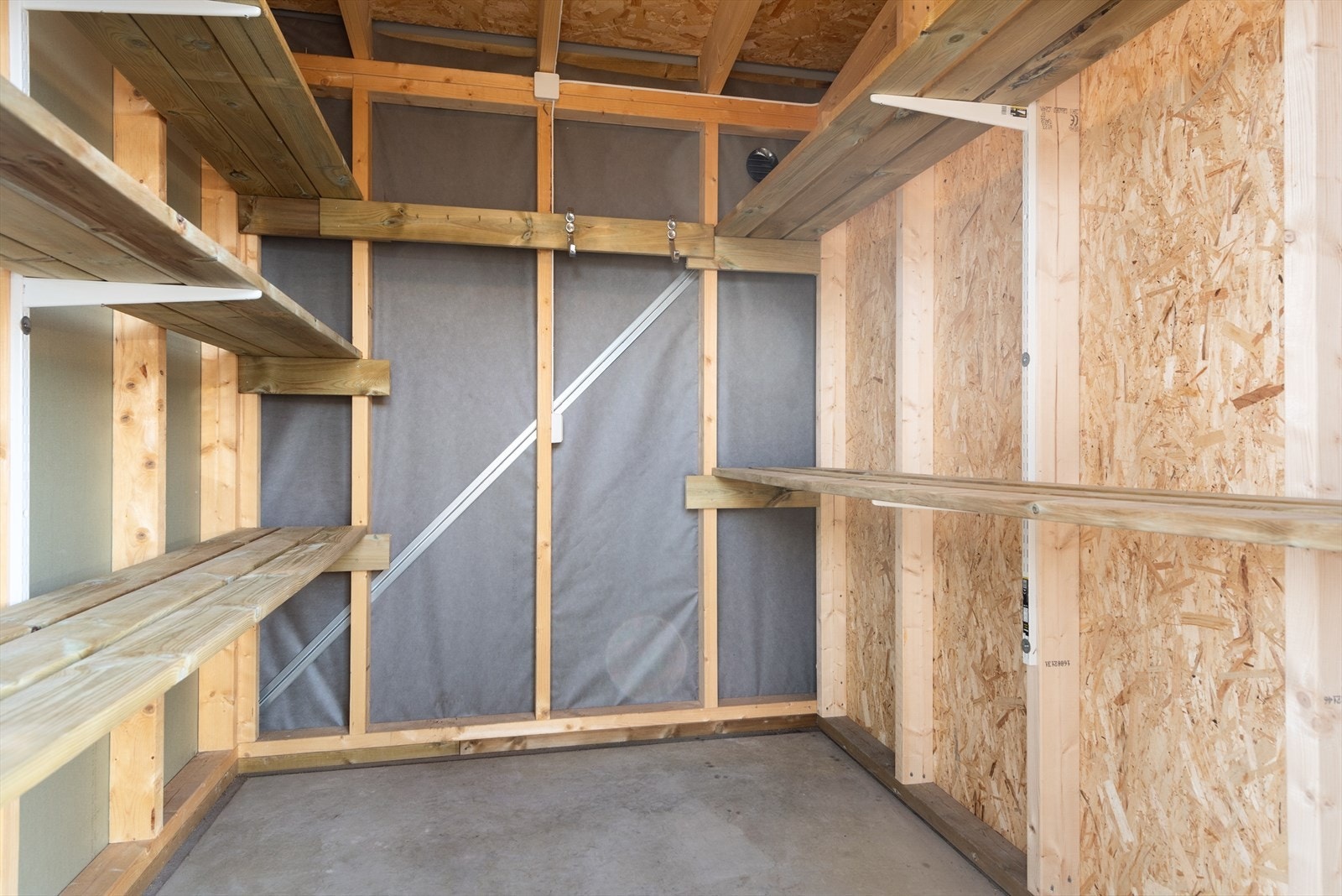 Ekstern bod med mye lagringsplass Galleribilde