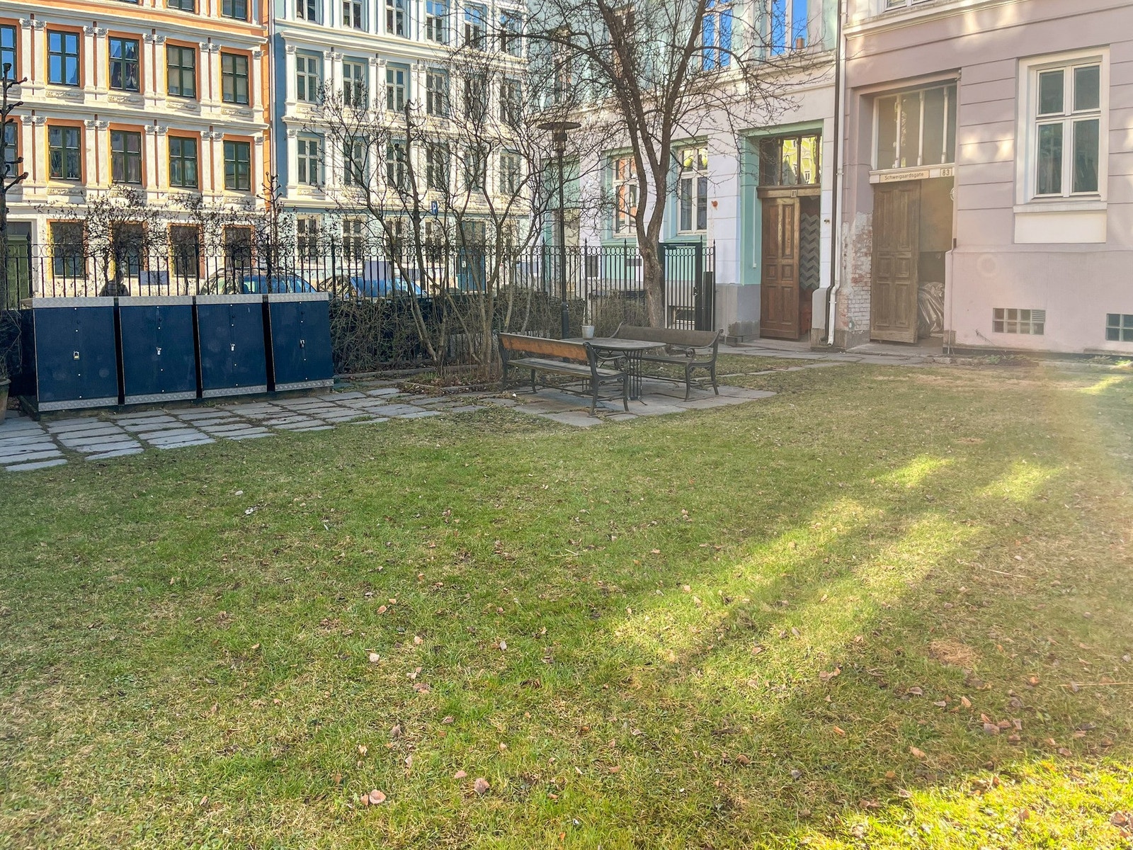 Borettslaget har en stor felles hage. Galleribilde