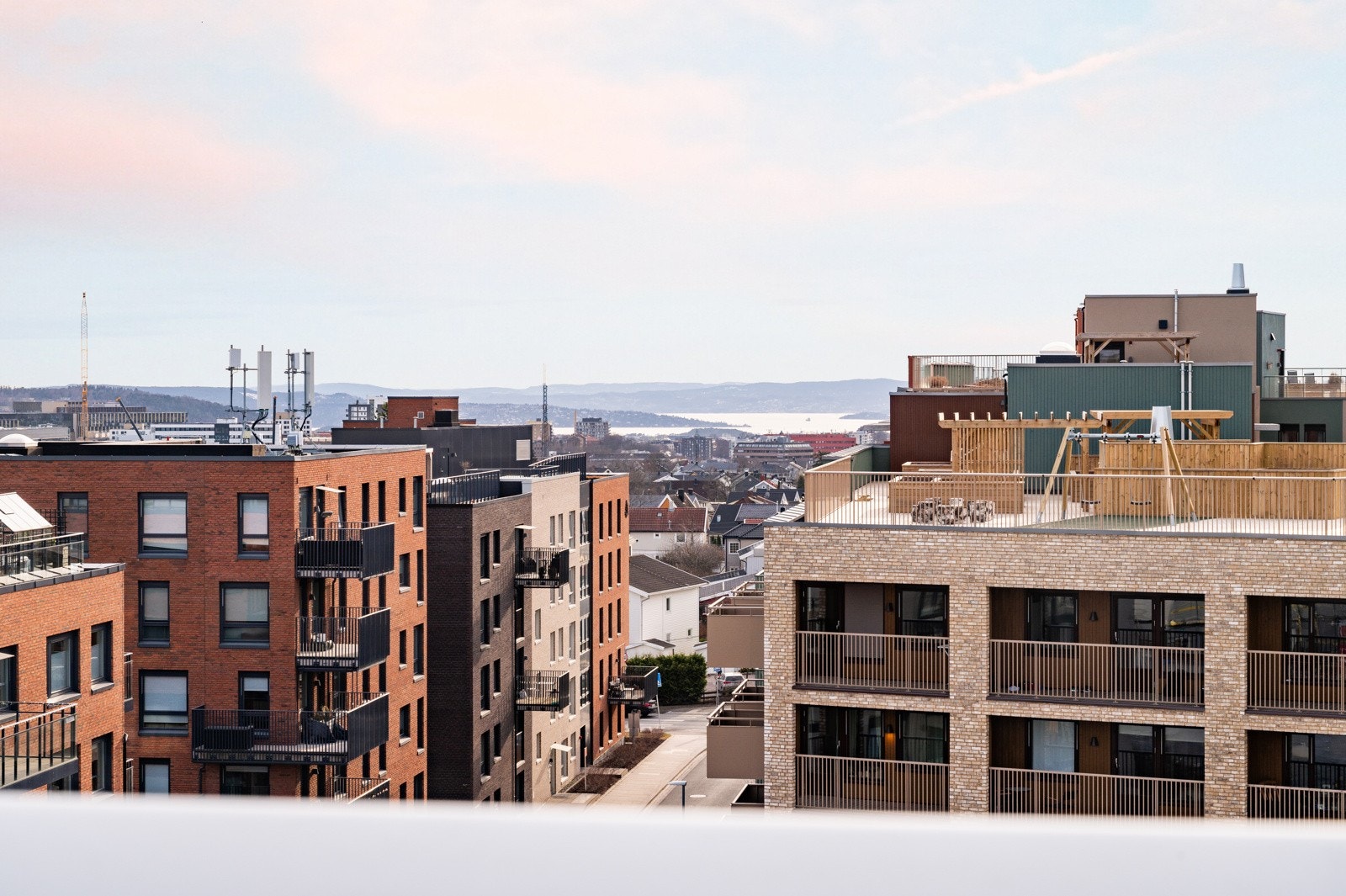 Fjordgløtt fra takterrassen Galleribilde