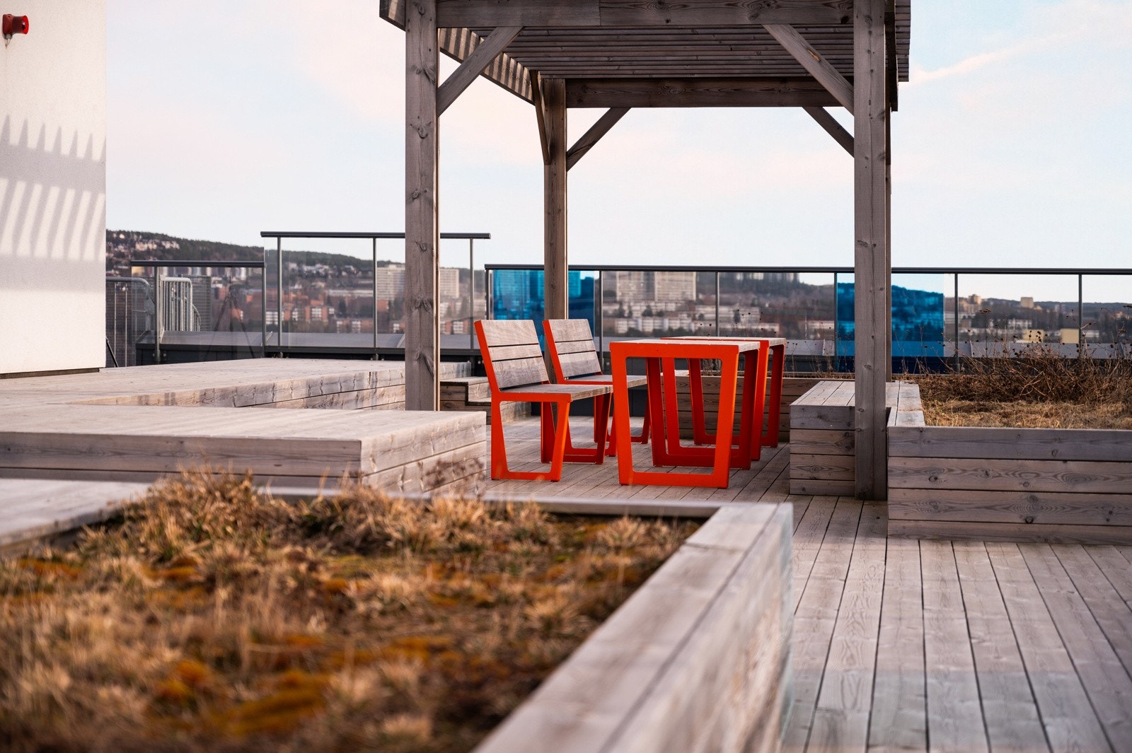 Ikke minst så har bygget en stor og flott takterasse! Galleribilde