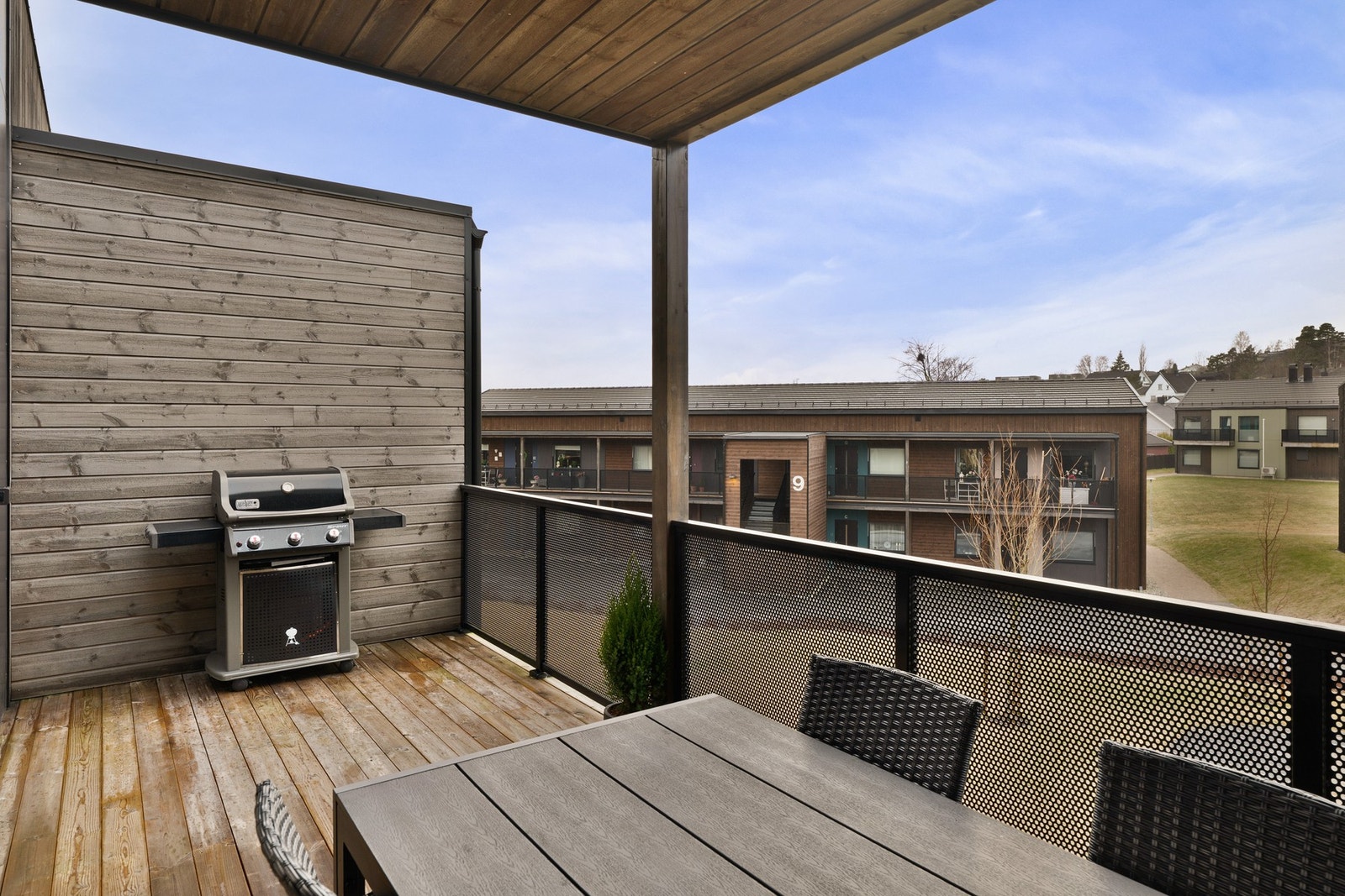 Her sitter man lunt og skjermet med oversikt over fellesarealene. Galleribilde