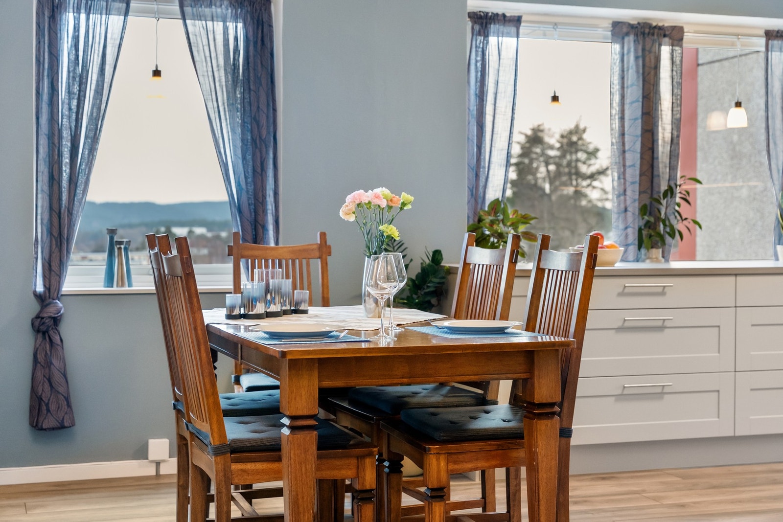 Spiseplass på kjøkken Galleribilde