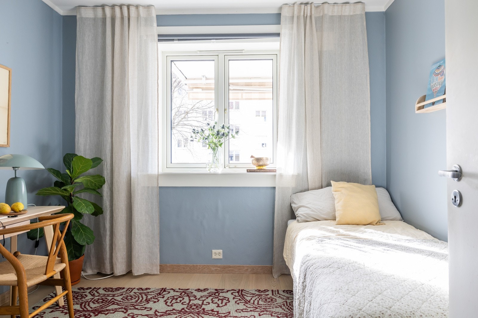 Soverom to egner seg godt som kontor og gjesterom. Galleribilde