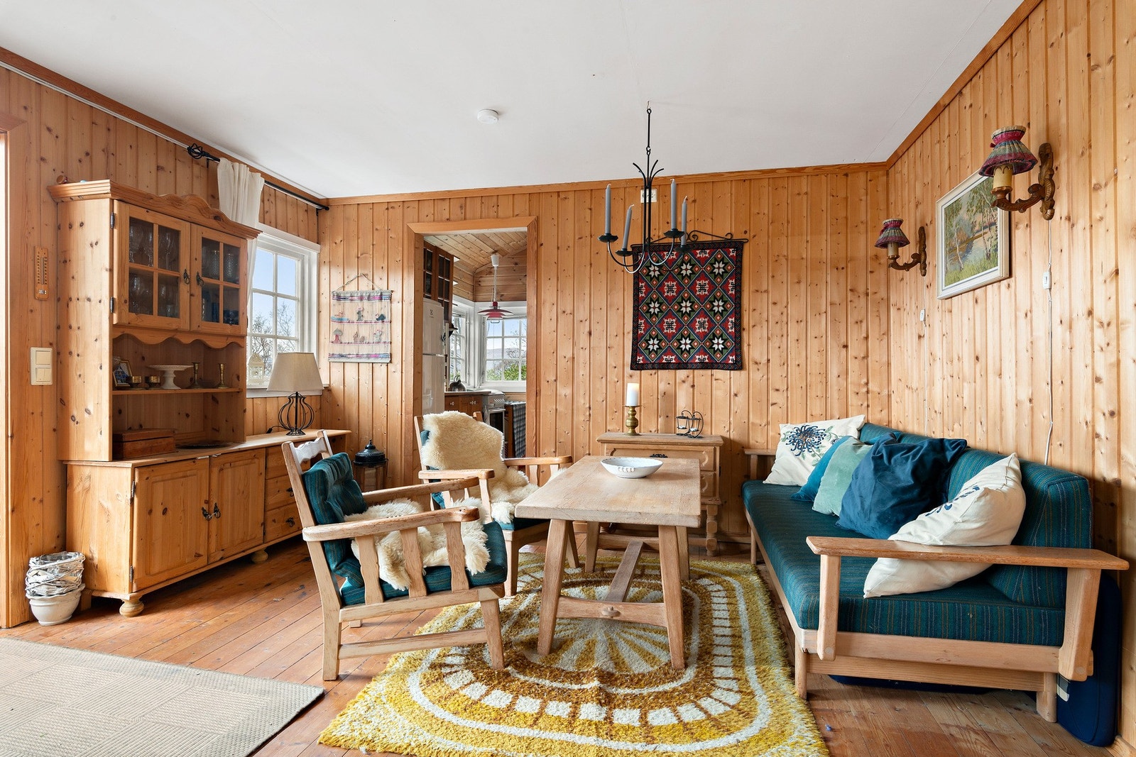 Sitteavdelingen er som skapt for kortspill, latter og gode samtaler. Galleribilde