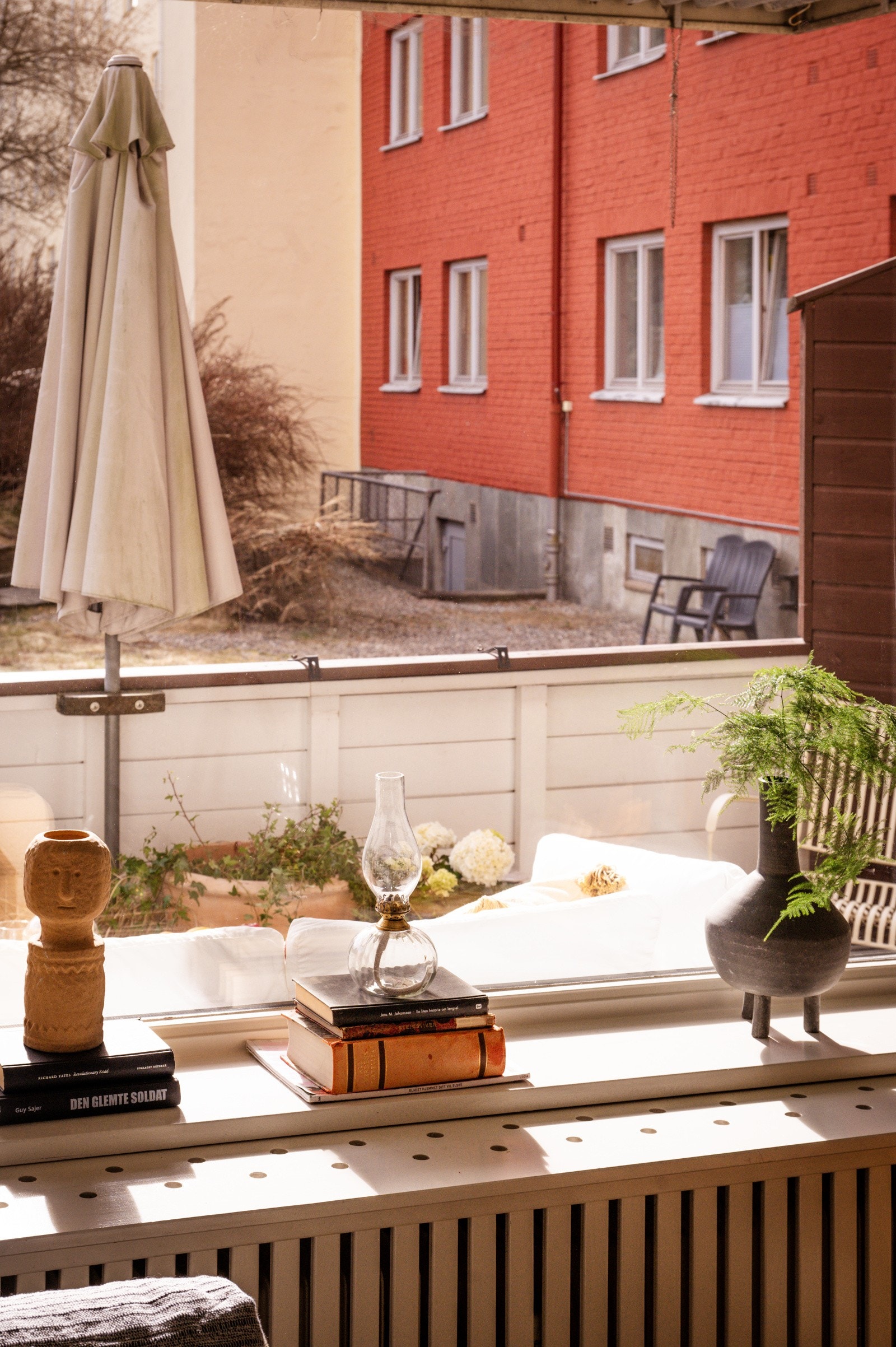 Fra stuen er det direkte utgang til en sydvestvendt balkong på ca. 10 m² Galleribilde