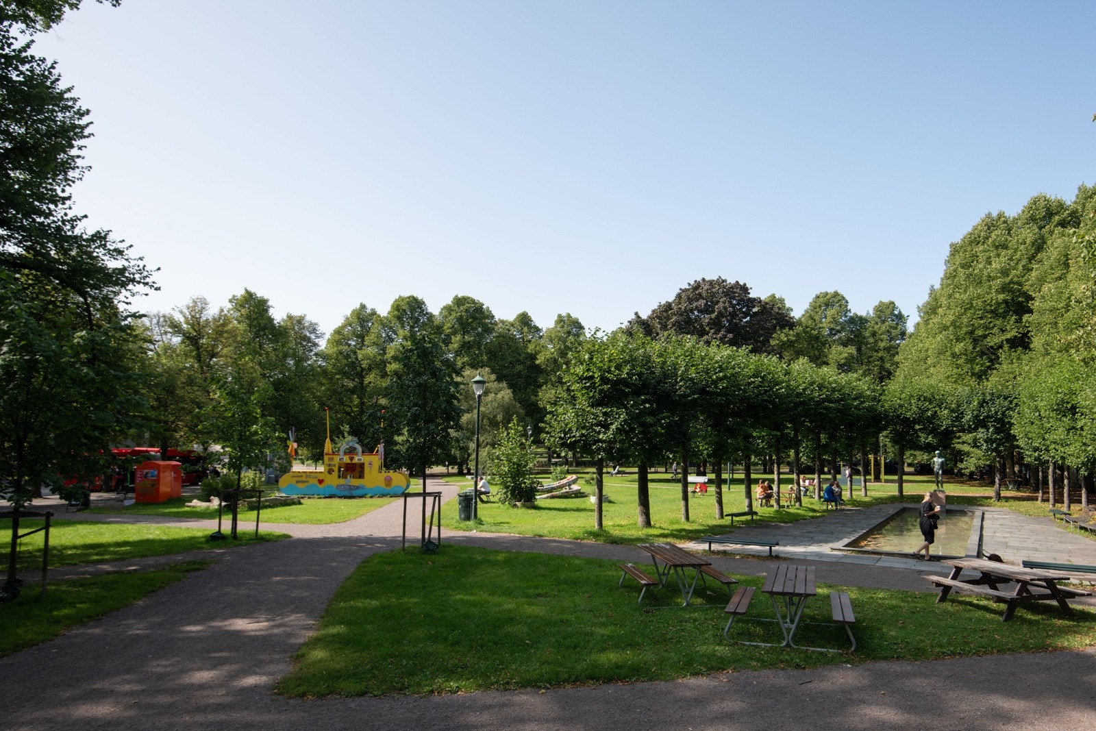 Sagene parken- Et fredelig og frodig parkområde med lekeplasser, benker og vakre alléer - perfekt for både små og store. Galleribilde