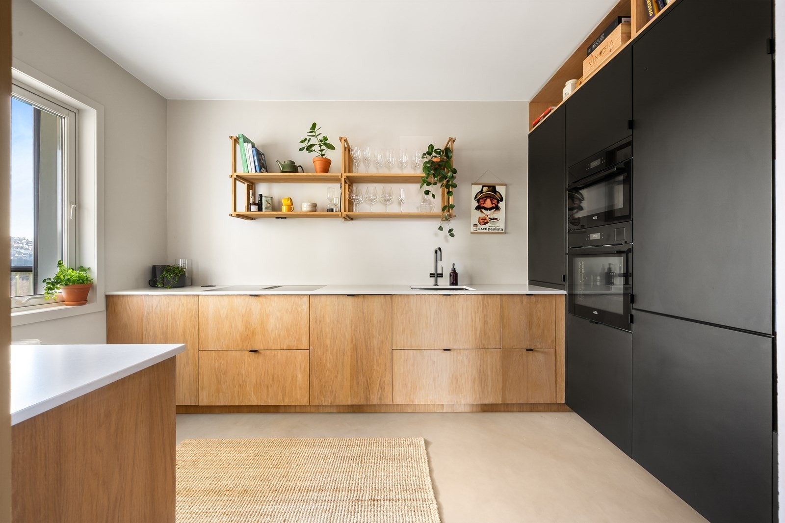 Moderne og stilsikkert kjøkken fra 2023 med et tidsriktig uttrykk. Galleribilde