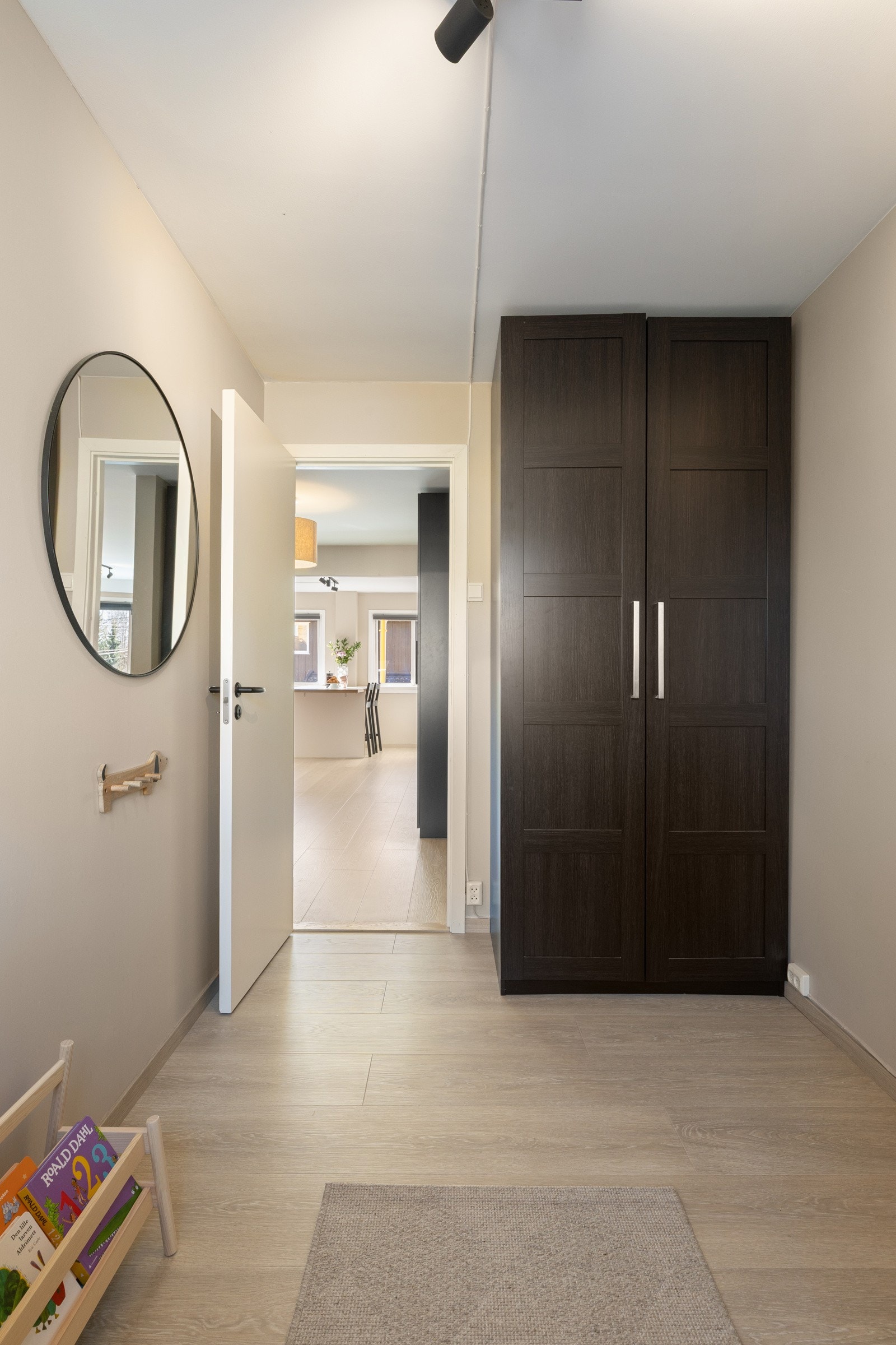 Soverommene er skilt av en lettvegg, så om det er ønskelig med kun 2 soverom og størrelse, så er det enkelt å gjøre Galleribilde