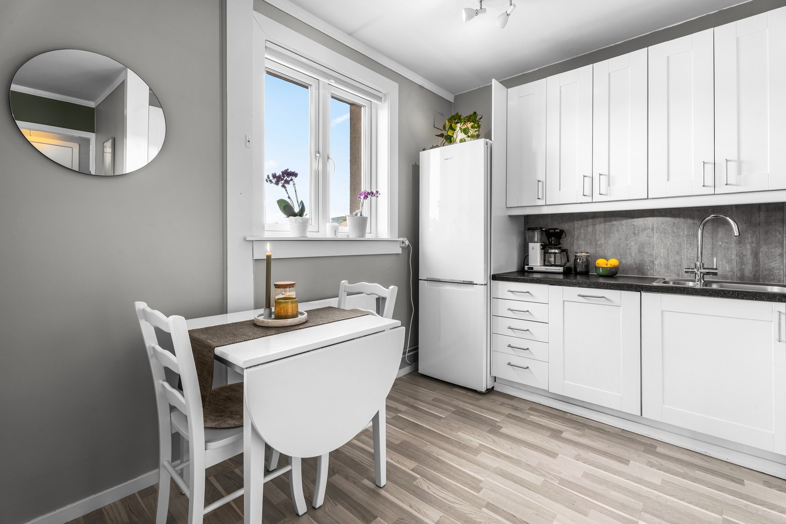 Det er plass til å innrede med en spisegruppe. Galleribilde