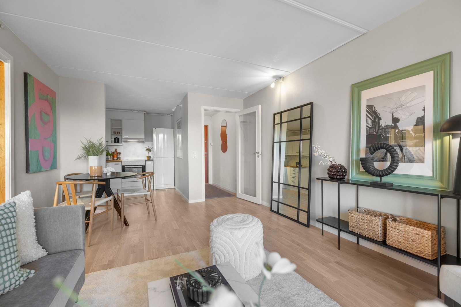 Leiligheten har radiatorvarme via felles varmekilde. Galleribilde