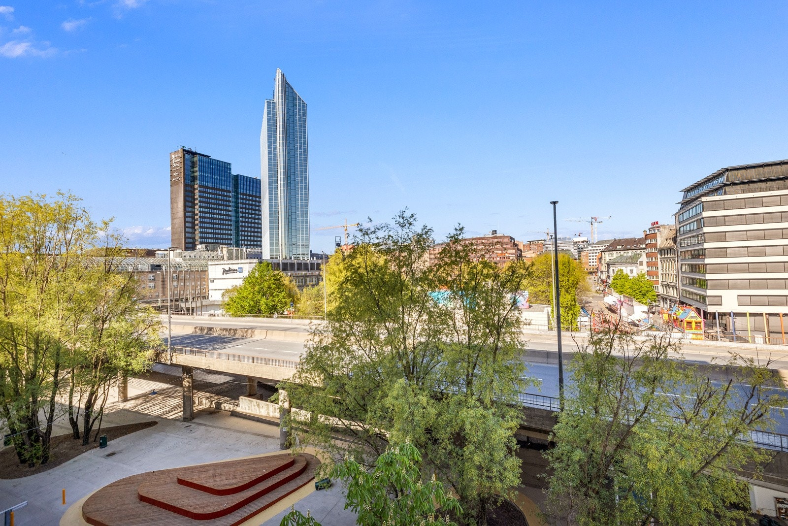 Området på sommerstid. Galleribilde