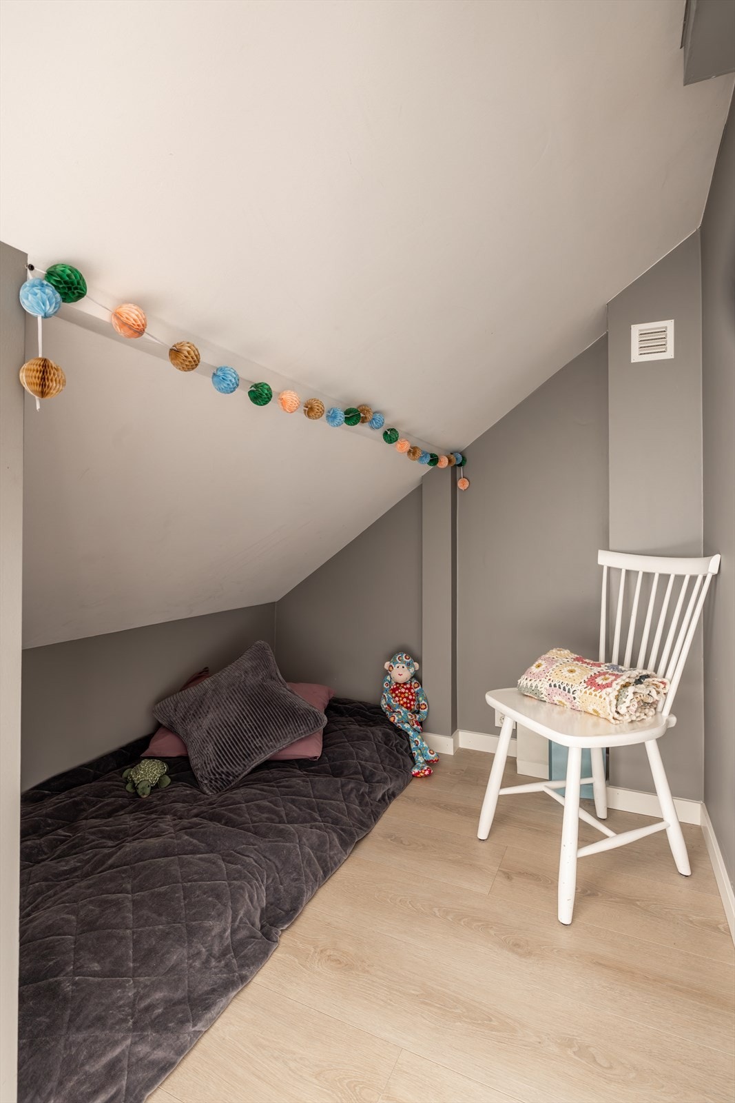 På dette soverommet er det en alkove i det tidligere kottet. Galleribilde