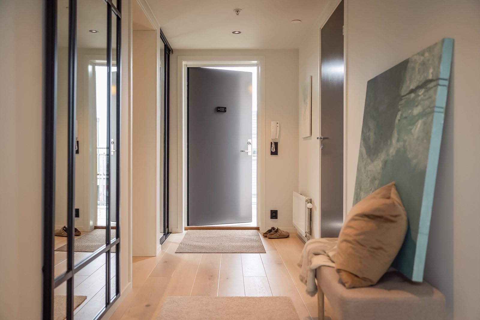 Innbydende entré/gang på 10,3 m². Galleribilde