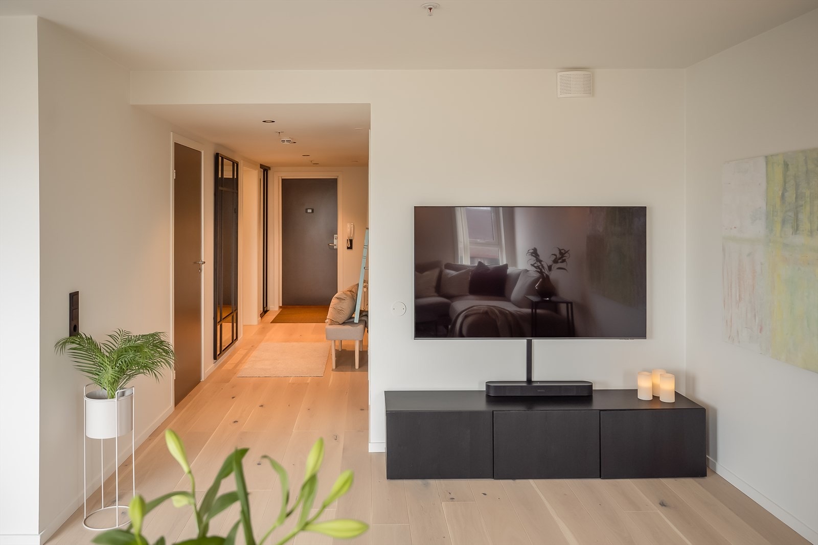 Felleskostnadene inkluderer det meste som bla. oppvarmingen via fjernvarme, varmtvann og TV/internett. Galleribilde