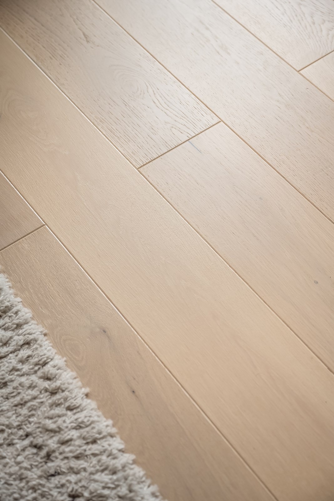 I forbindelse med oppussingen er det lagt ny én-stavs eikeparkett på samtlige rom. Galleribilde