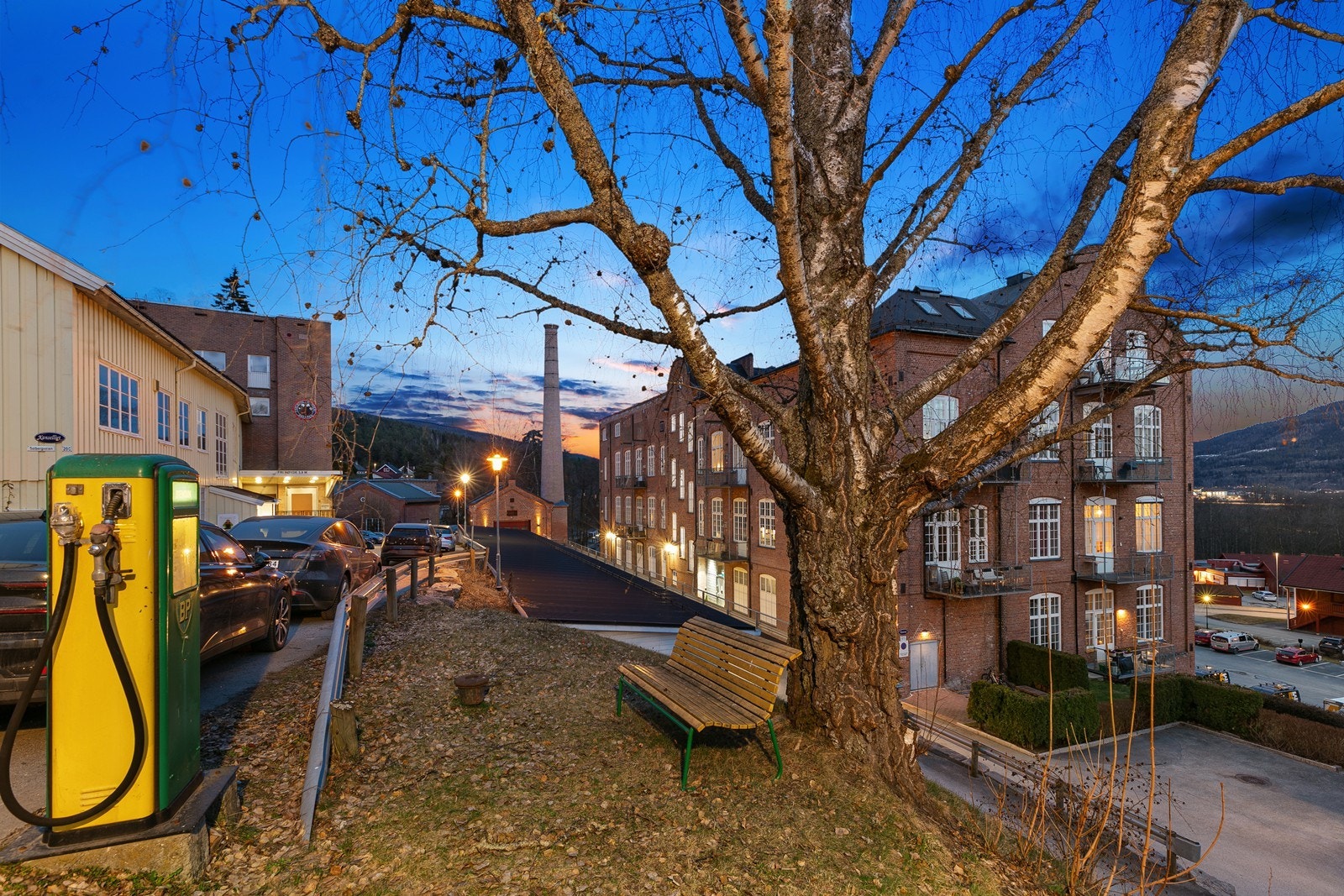 Velkommen til en hyggelig visning i ærverdige Solberg spinderi. Galleribilde