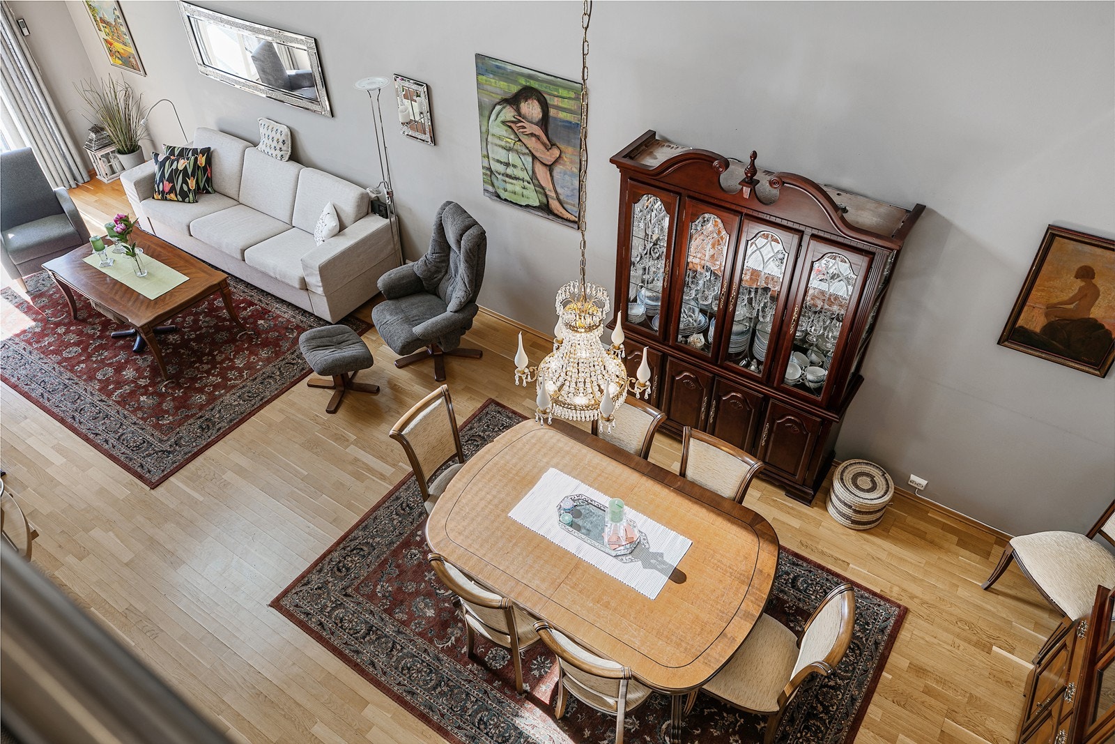 Sjekk den takhøyden! Galleribilde