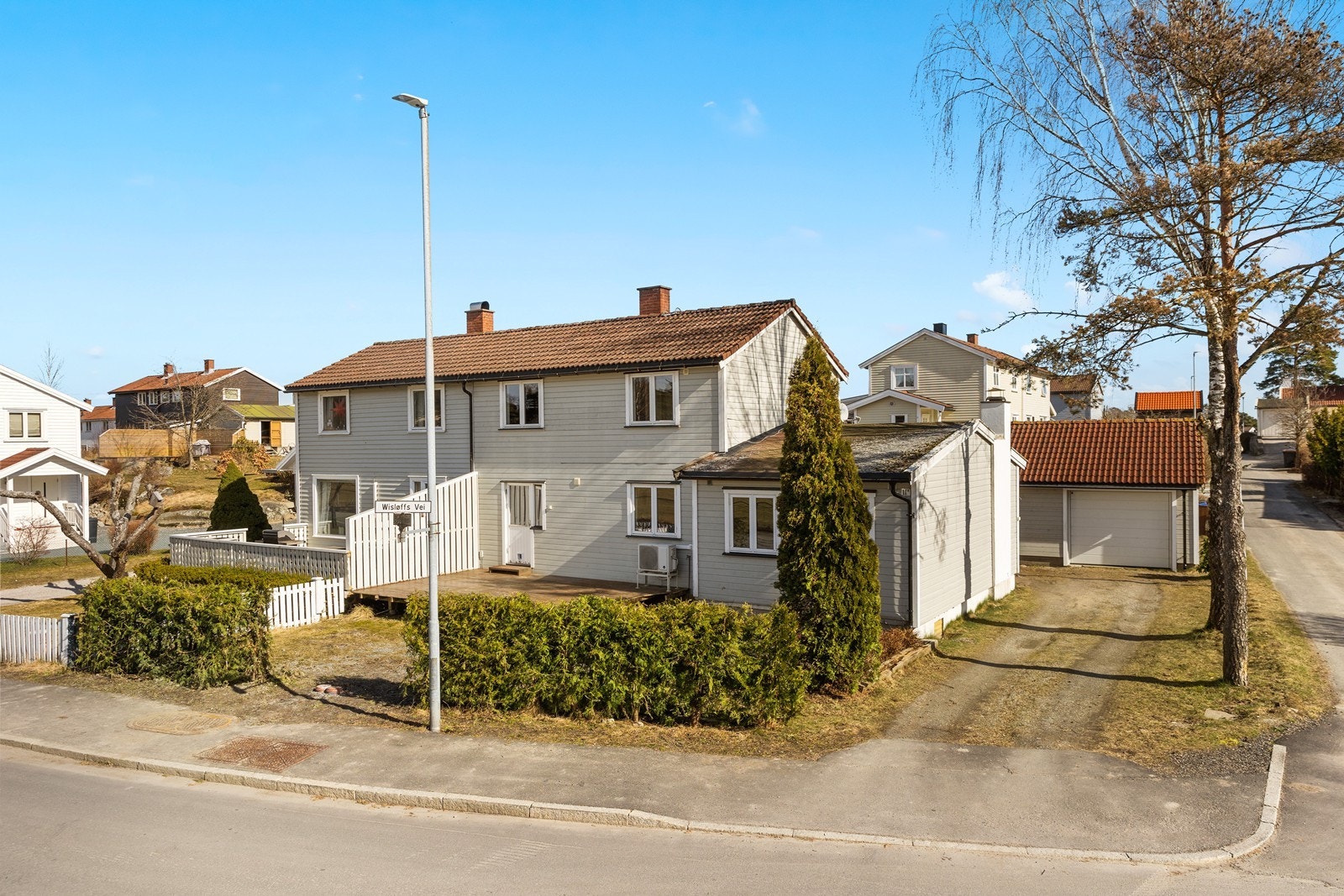 Velkommen til Bjerkeveien 11A - Presentert av EiendomsMegler1 ved Henriette Henriksen Galleribilde
