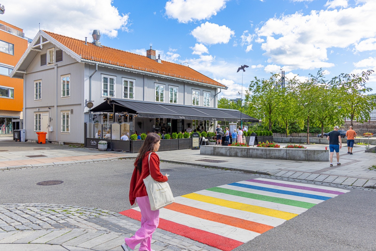 Det er flere populære restauranter, kafeer, og barer i Lillestrøm sentrum. Galleribilde
