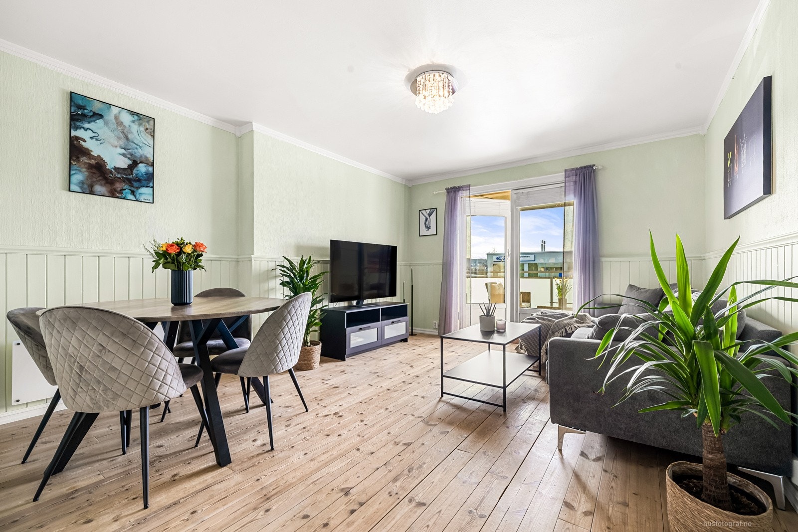 Velkommen til en pen og romslig 2-roms andelsleilighet sentralt i Lillestrøm. Galleribilde